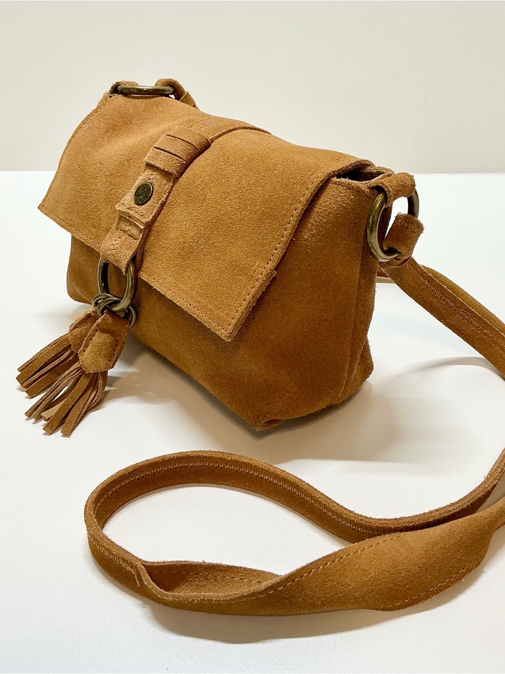 Suede Shoulder
Strap Bag in Cognac Brown
